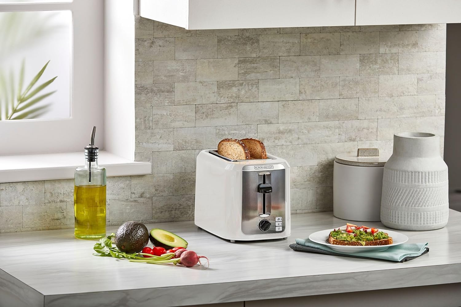 BLACK+DECKER 2-Slice Toaster, Stone Off-White