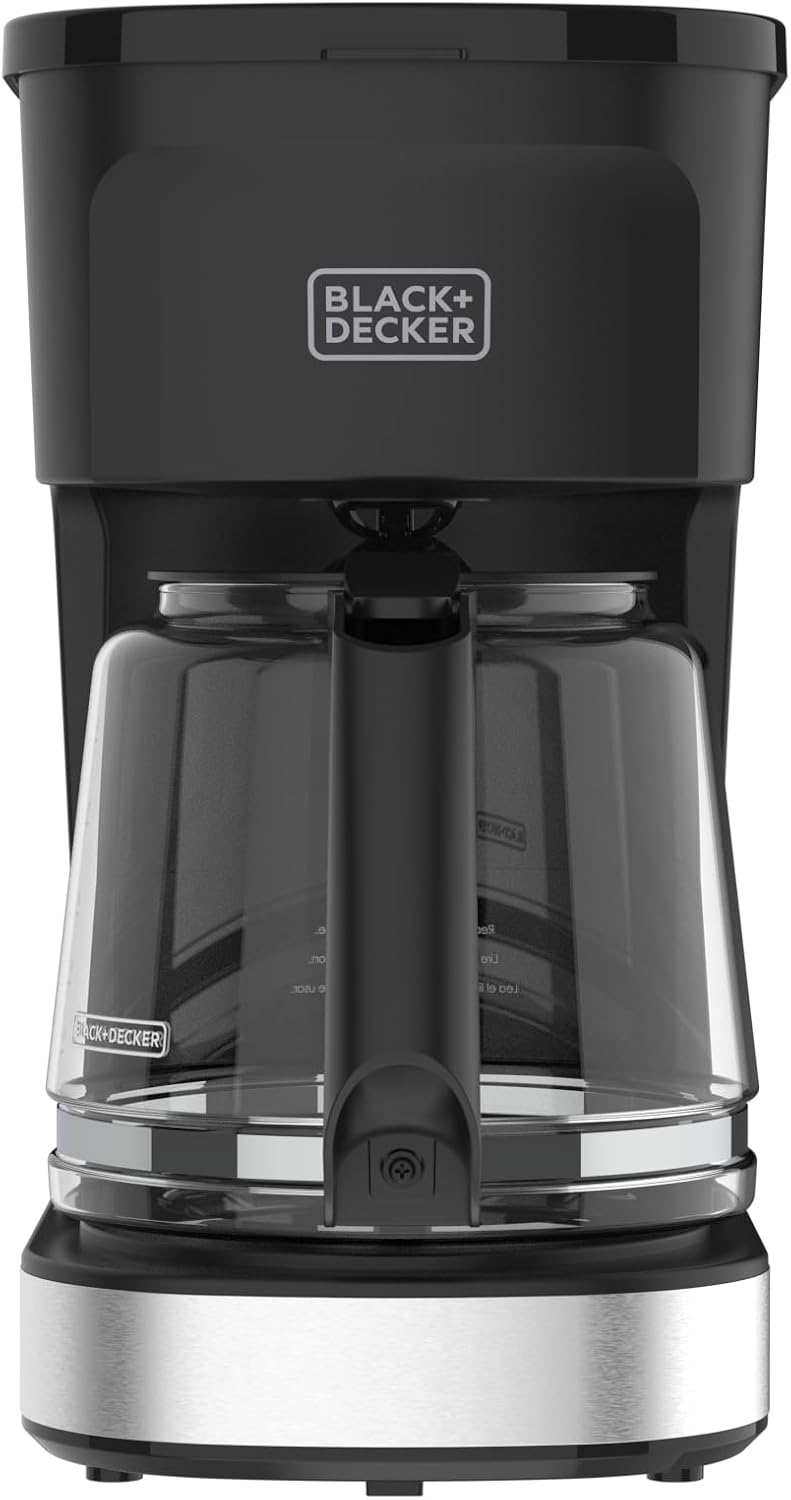 Black and Decker coffee maker with glass carafe and black top