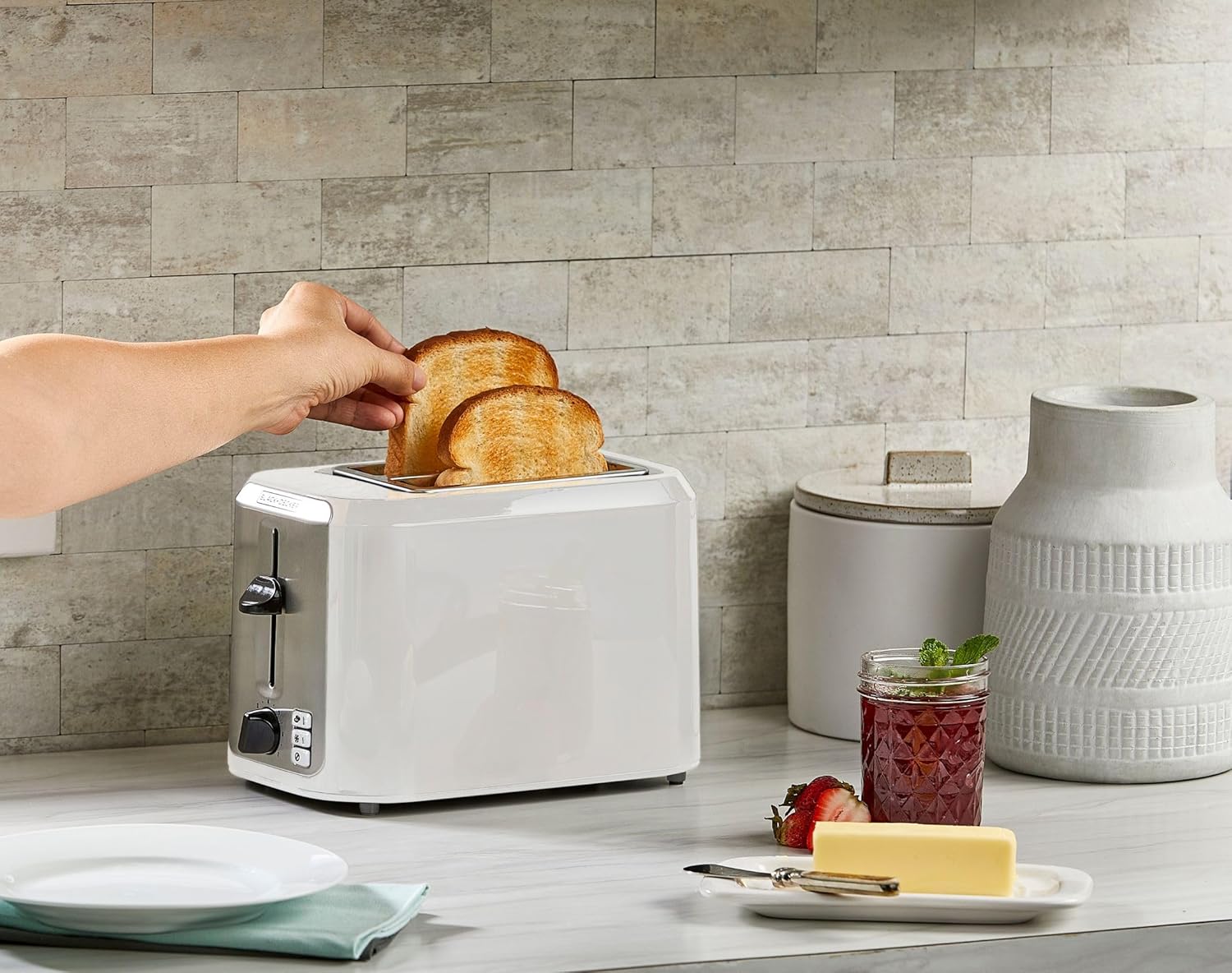 BLACK+DECKER 2-Slice Toaster, Stone Off-White